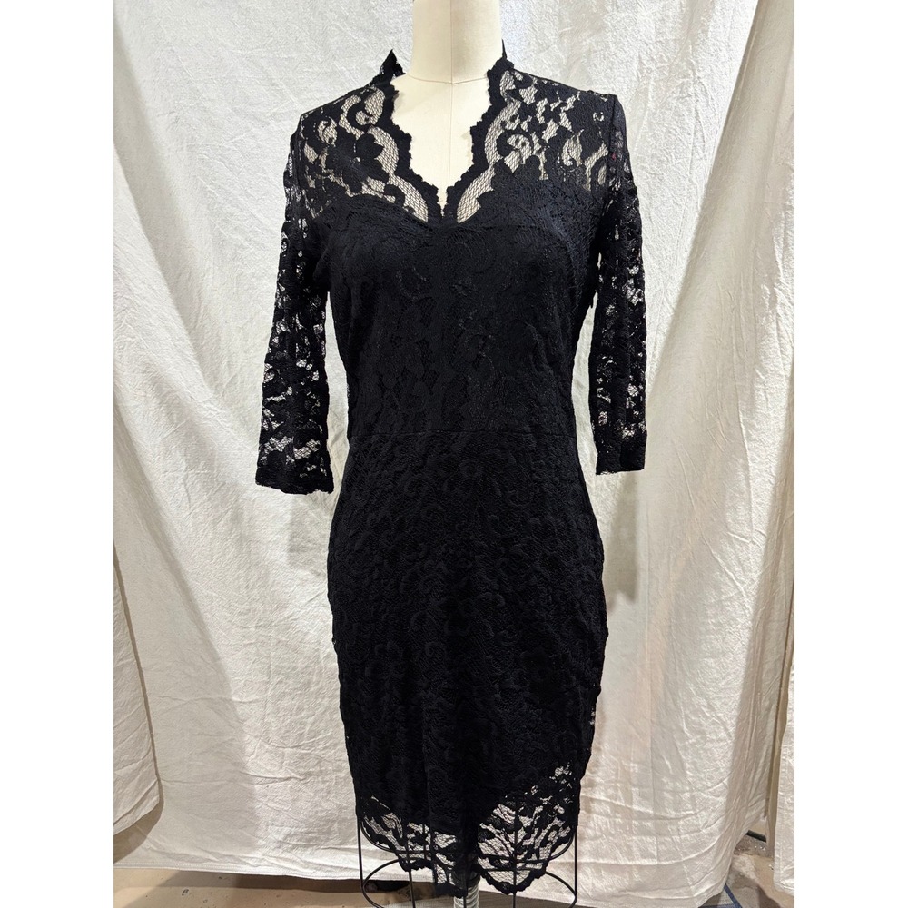 Karen Kane Black Lace Sheath Dress Scalloped V-Neck 3/4 Sleeve LBD Evening M